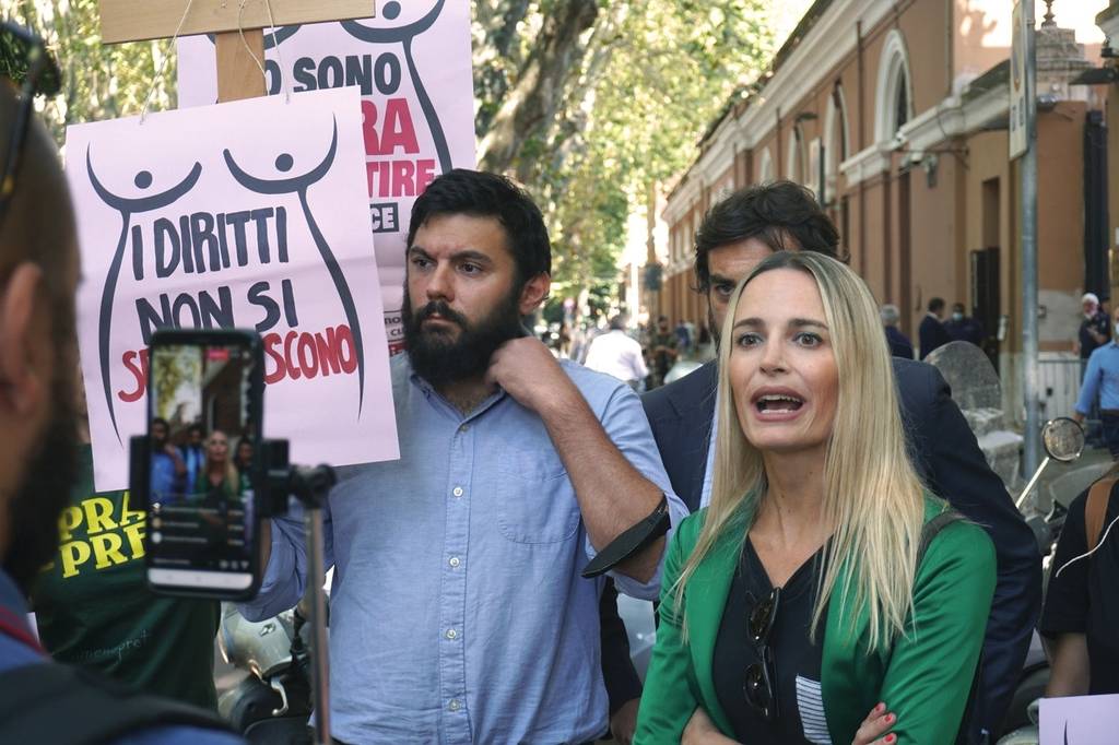 Difendi i diritti negati: sostieni Fondamenta