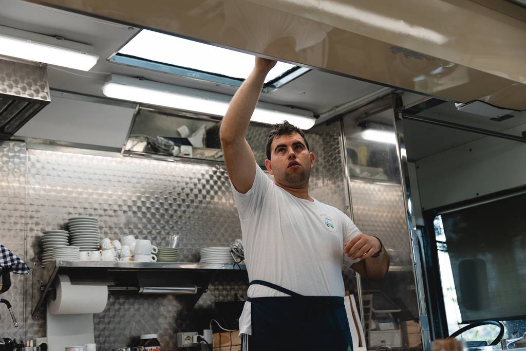 Wheel-OH: Il Food Truck che Genera Inclusione! 🚚💛