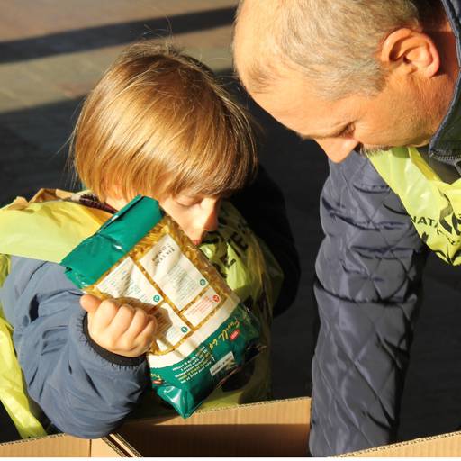 Dona un pasto al giorno a chi ha bisogno